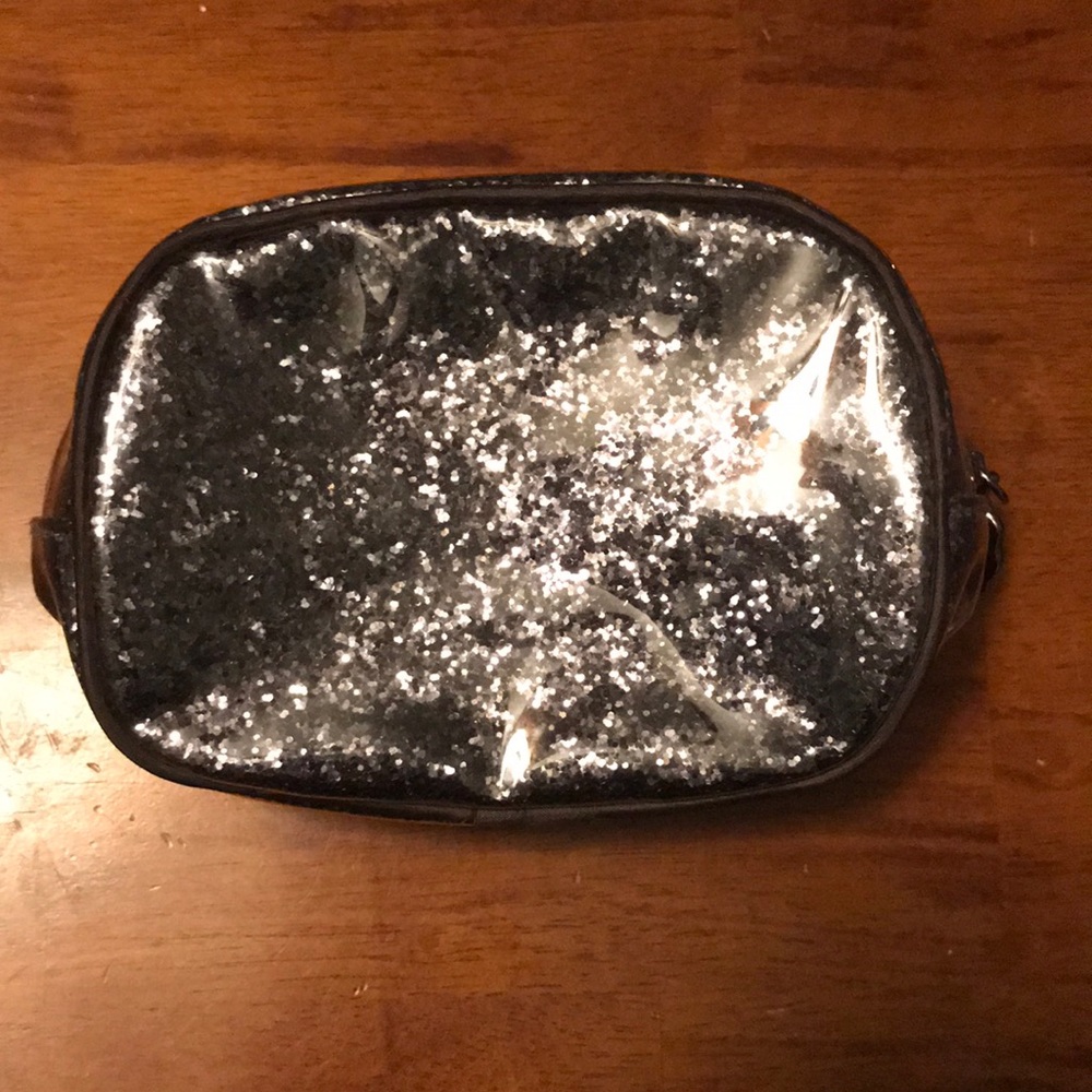 Henri Bendel makeup bag